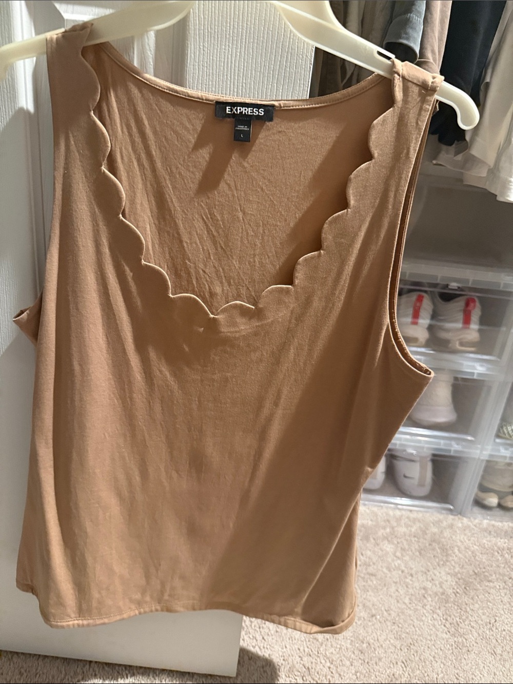 Express Scallop V-Neck Tank Top - Camel Brown